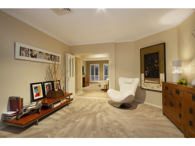 30 NEWELL PLACE, Westlake QLD 4074