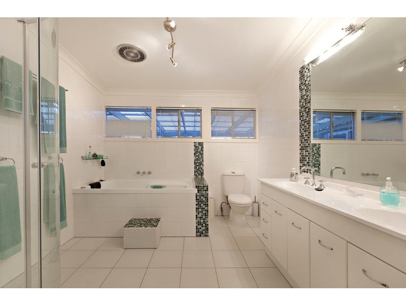 38 Cedarleigh, Kenmore QLD 4069