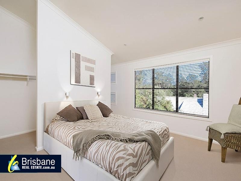 85 Bozzato Place, Kenmore QLD 4069