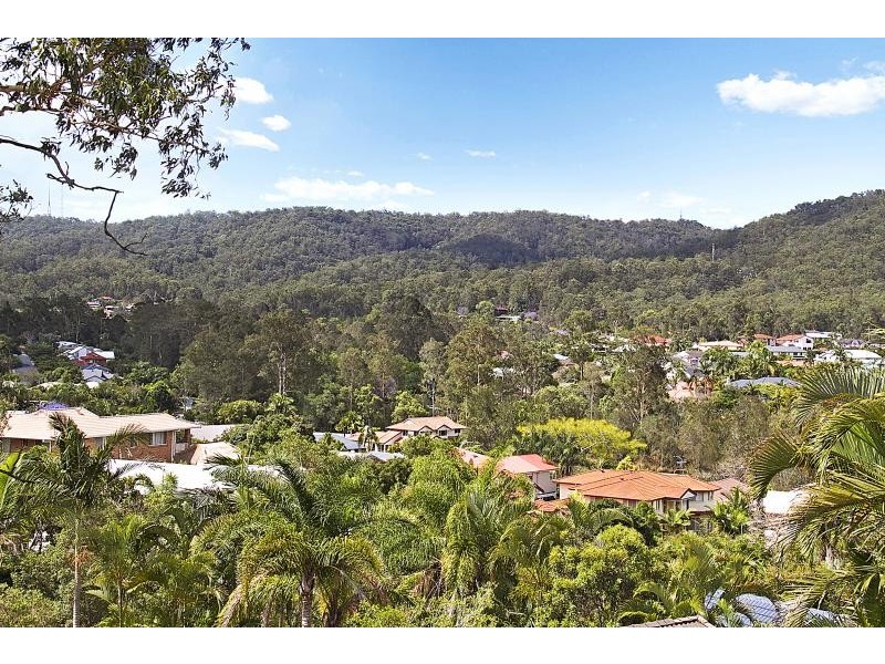 17 Stralock Street, Chapel Hill QLD 4069