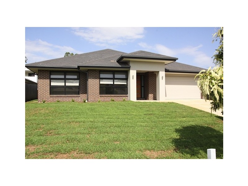 8 Brown Street, Moggill QLD 4070