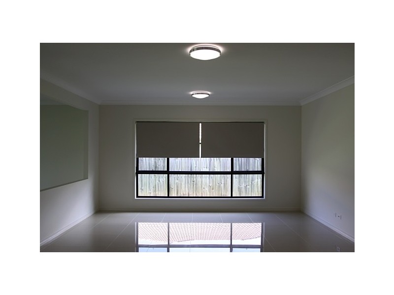 8 Brown Street, Moggill QLD 4070