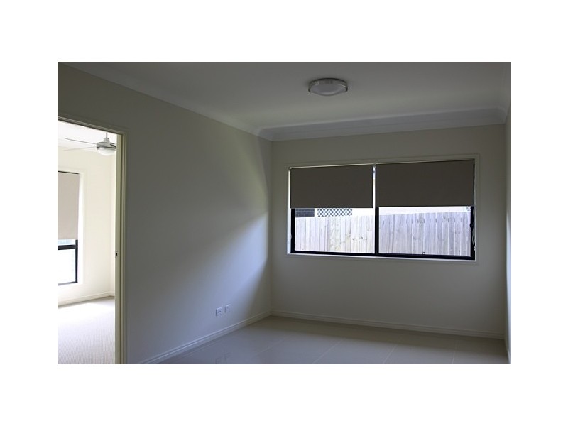 8 Brown Street, Moggill QLD 4070