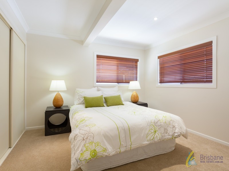 36 Park Drive, Graceville QLD 4075