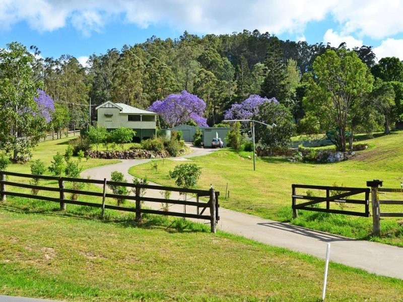 695 Upper Brookfield Road, Upper Brookfield QLD 4069
