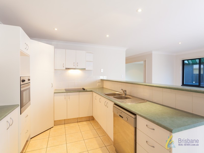 17 Jetty Wk, Forest Lake QLD 4078