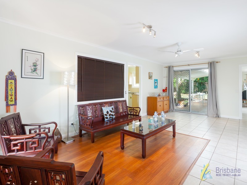 8 Troop Street, Jamboree Heights QLD 4074