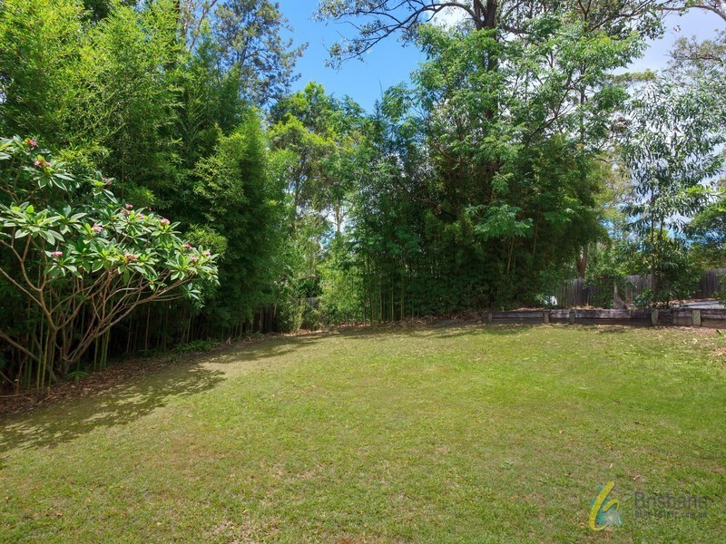 12 Kirkdale Road,, Chapel Hill QLD 4069