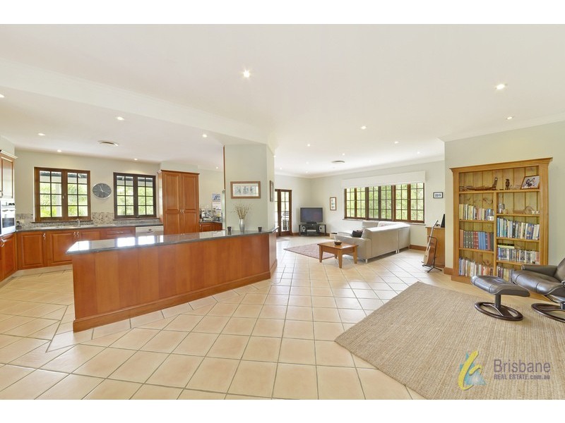 99 Grandview Road, Pullenvale QLD 4069