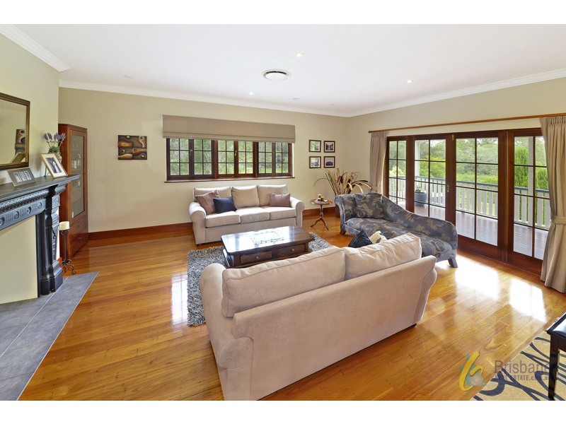 99 Grandview Road, Pullenvale QLD 4069