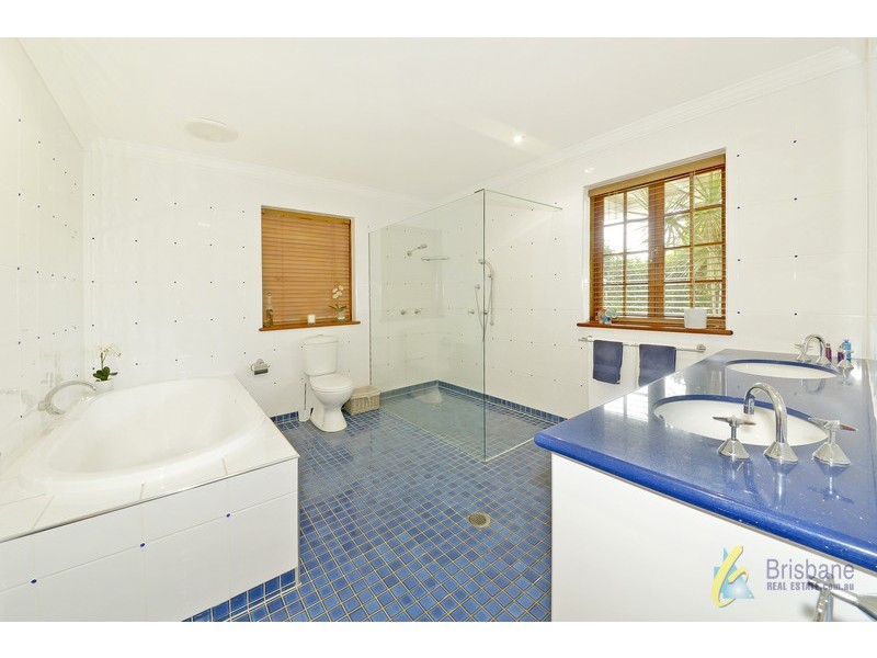 99 Grandview Road, Pullenvale QLD 4069