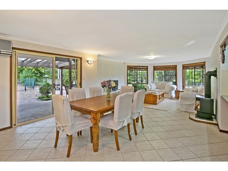 50 Peronne Place, Brookfield QLD 4069