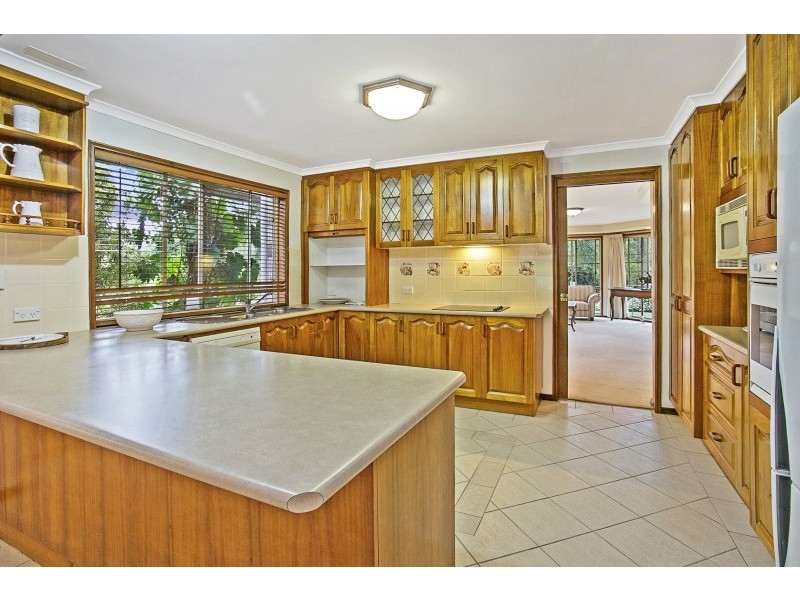 50 Peronne Place, Brookfield QLD 4069