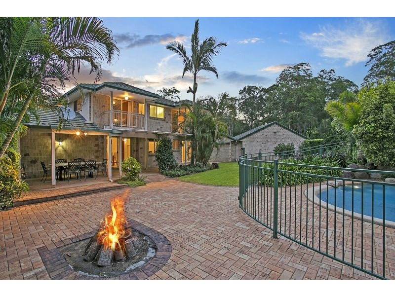 50 Peronne Place, Brookfield QLD 4069