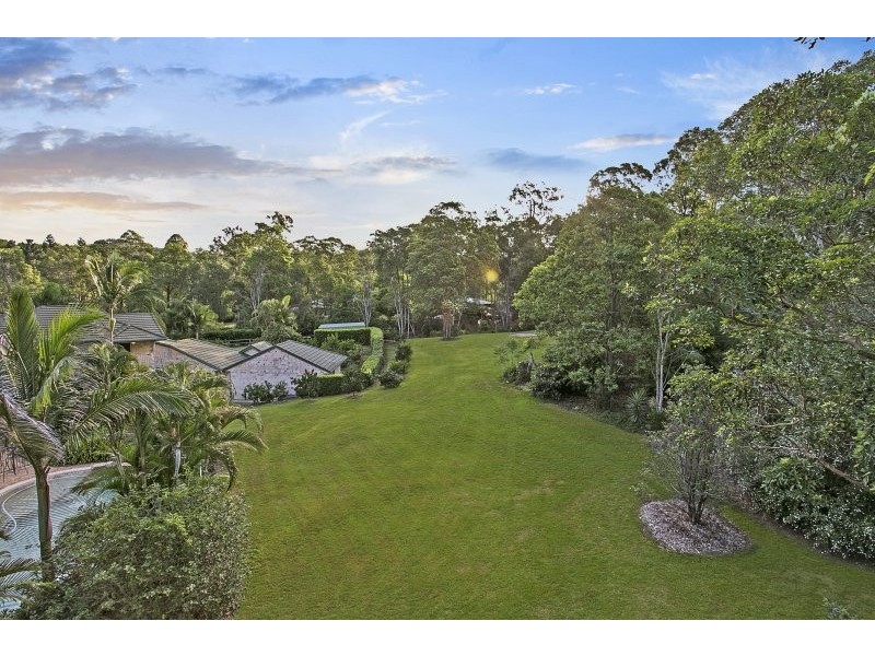 50 Peronne Place, Brookfield QLD 4069