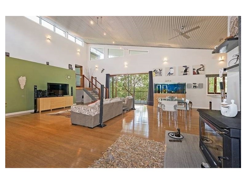 64 White Cedar Rd, Pullenvale QLD 4069