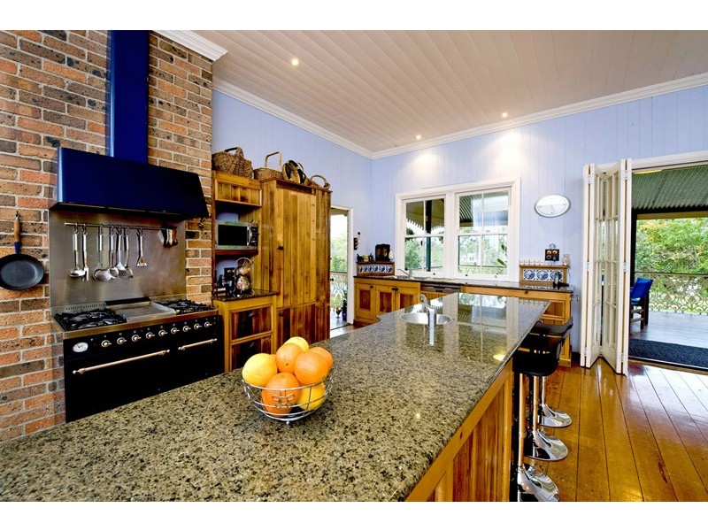 76 Upper Brookfield Road, Brookfield QLD 4069