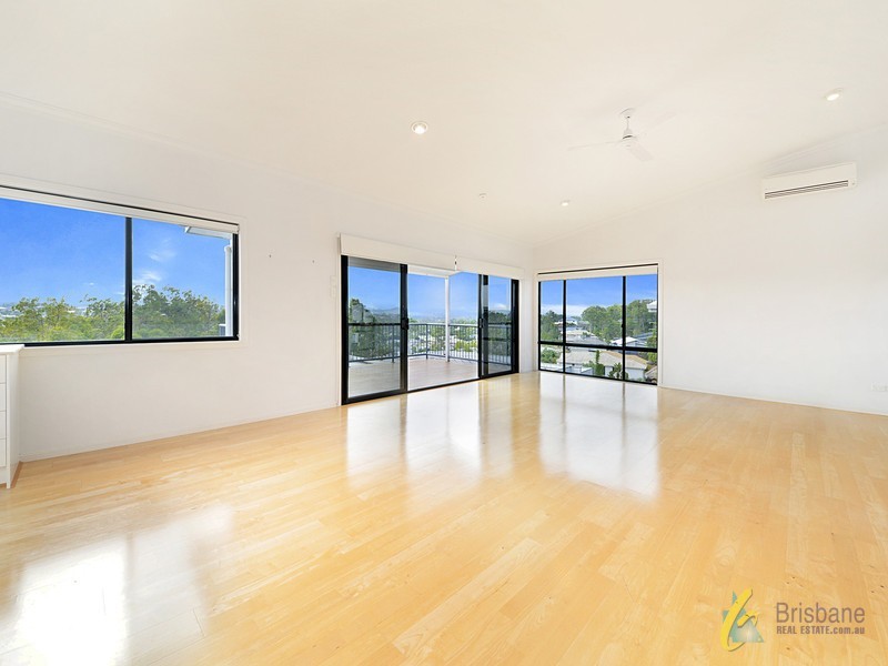 19 Casuarina Street, Seventeen Mile Rocks QLD 4073