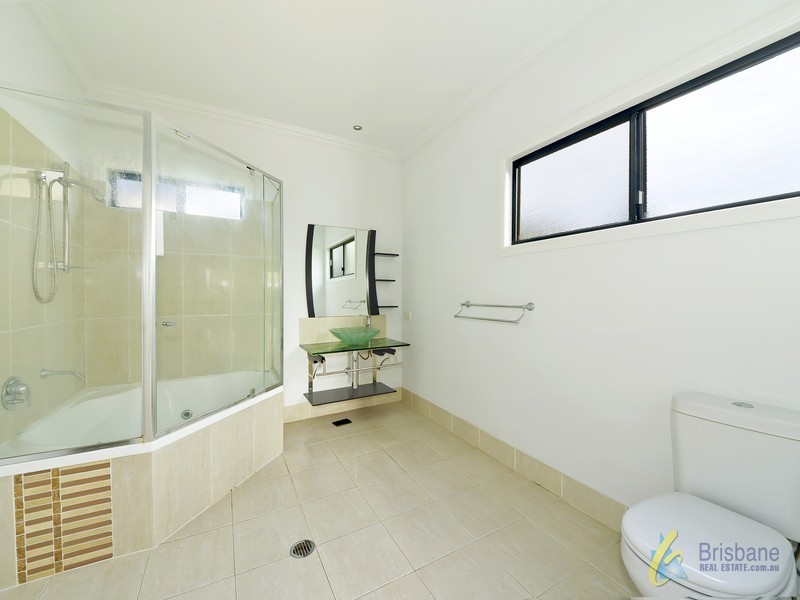 19 Casuarina Street, Seventeen Mile Rocks QLD 4073