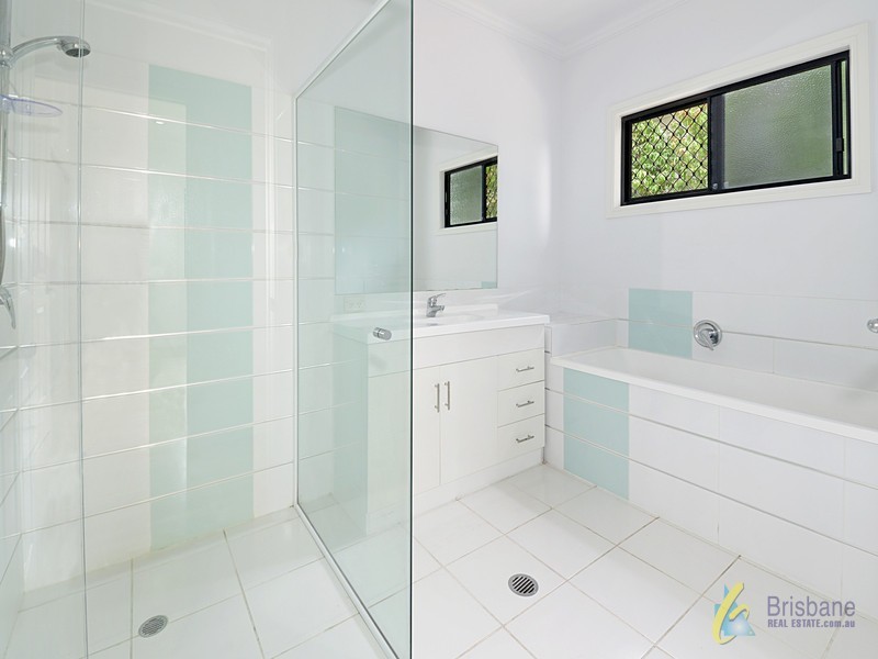 19 Casuarina Street, Seventeen Mile Rocks QLD 4073