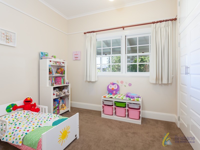 93 Verney Rd West, Graceville QLD 4075
