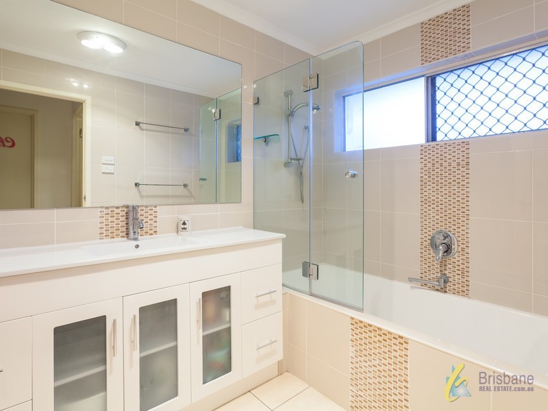 24 Buffalo Street, Riverhills QLD 4074