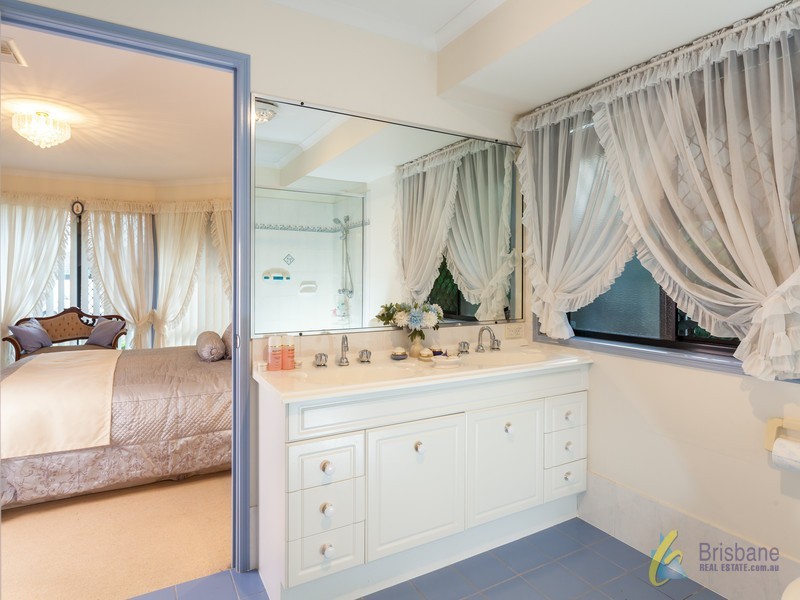 9 Malvern Pl, Forest Lake QLD 4078