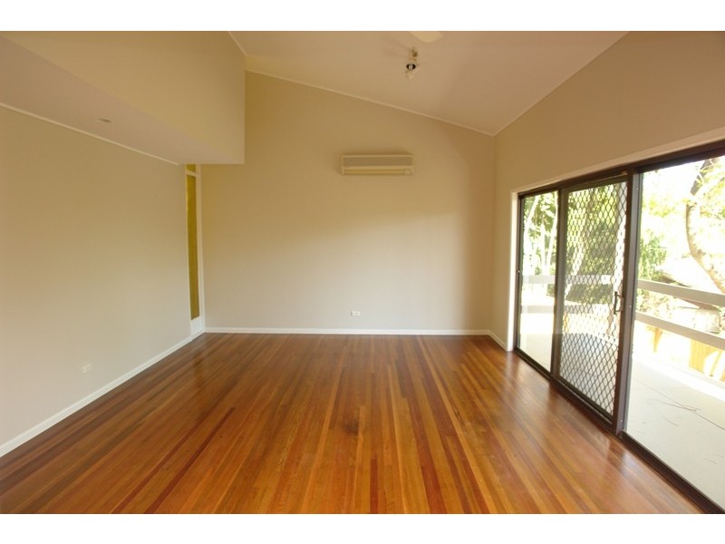 40 Chapel Hill Road, Chapel Hill QLD 4069