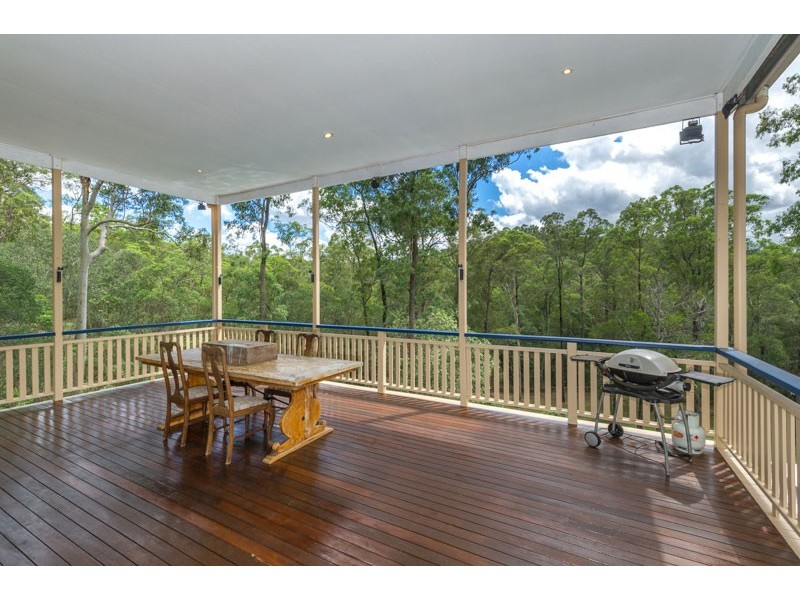 8 White Cedar Rd, Pullenvale QLD 4069