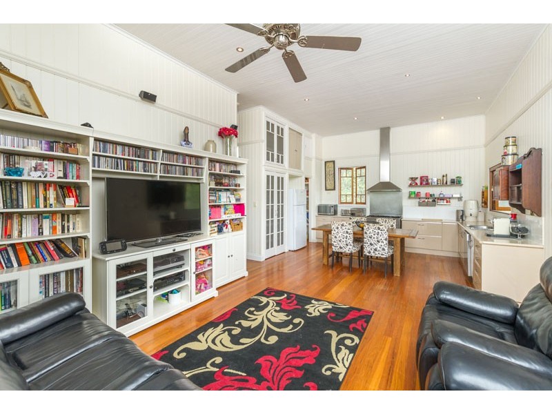 8 White Cedar Rd, Pullenvale QLD 4069