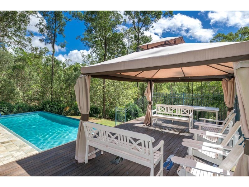 8 White Cedar Rd, Pullenvale QLD 4069