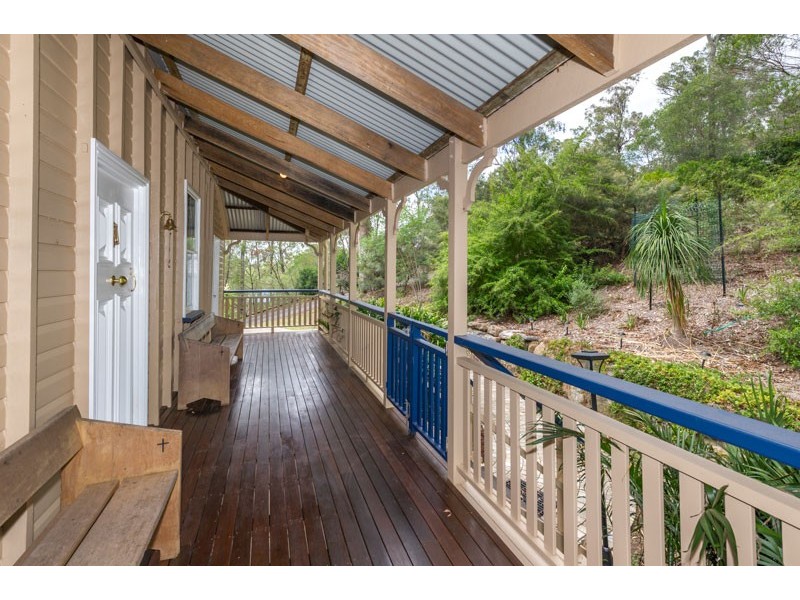 8 White Cedar Rd, Pullenvale QLD 4069