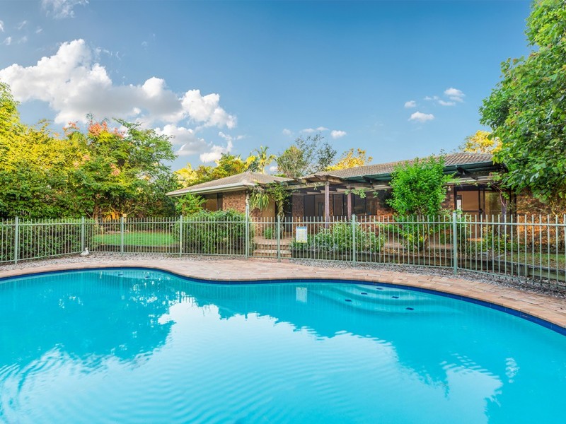 12 Wandoo Court, Karana Downs QLD 4306