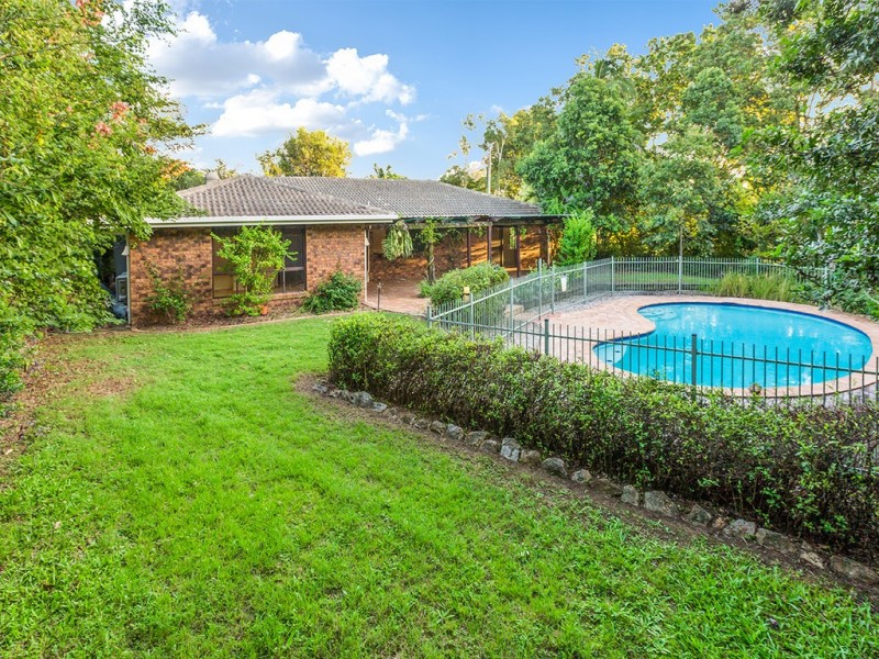 12 Wandoo Court, Karana Downs QLD 4306