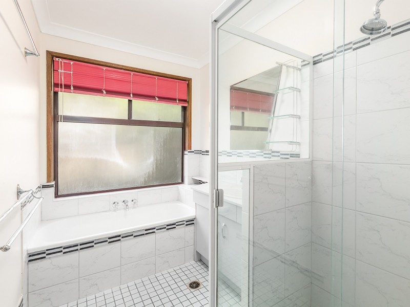 12 Wandoo Court, Karana Downs QLD 4306