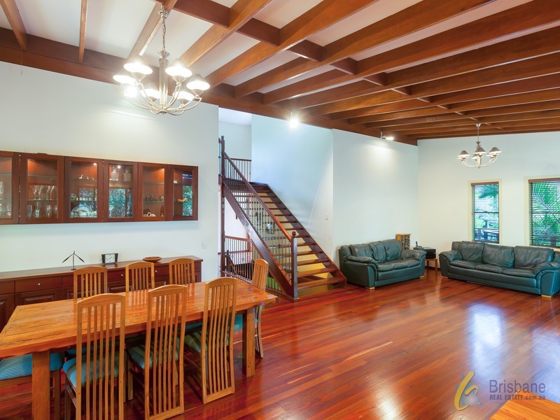 9 Nankin Street, Fig Tree Pocket QLD 4069