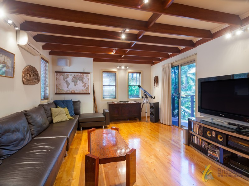 9 Nankin Street, Fig Tree Pocket QLD 4069