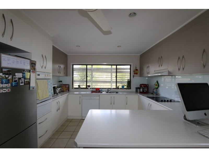 40 Chapel Hill Road, Chapel Hill QLD 4069