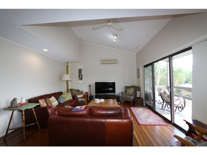 40 Chapel Hill Road, Chapel Hill QLD 4069