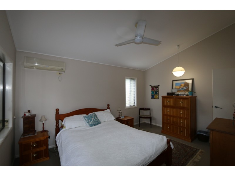 40 Chapel Hill Road, Chapel Hill QLD 4069