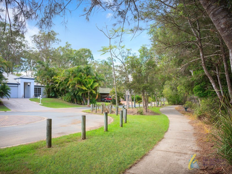 8 Daintree Cl, Forest Lake QLD 4078