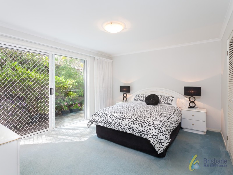 8 Daintree Cl, Forest Lake QLD 4078