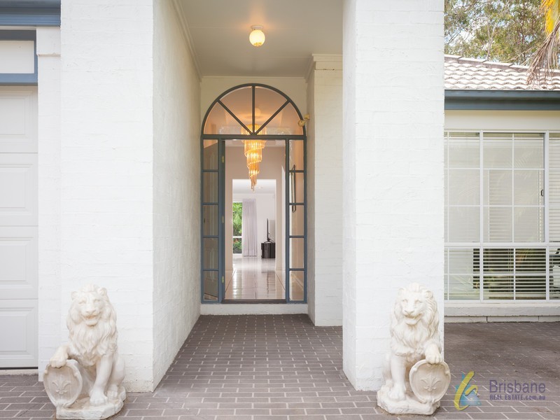 8 Daintree Cl, Forest Lake QLD 4078