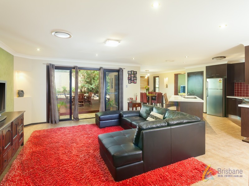 12 Jacksonia Dr, Seventeen Mile Rocks QLD 4073