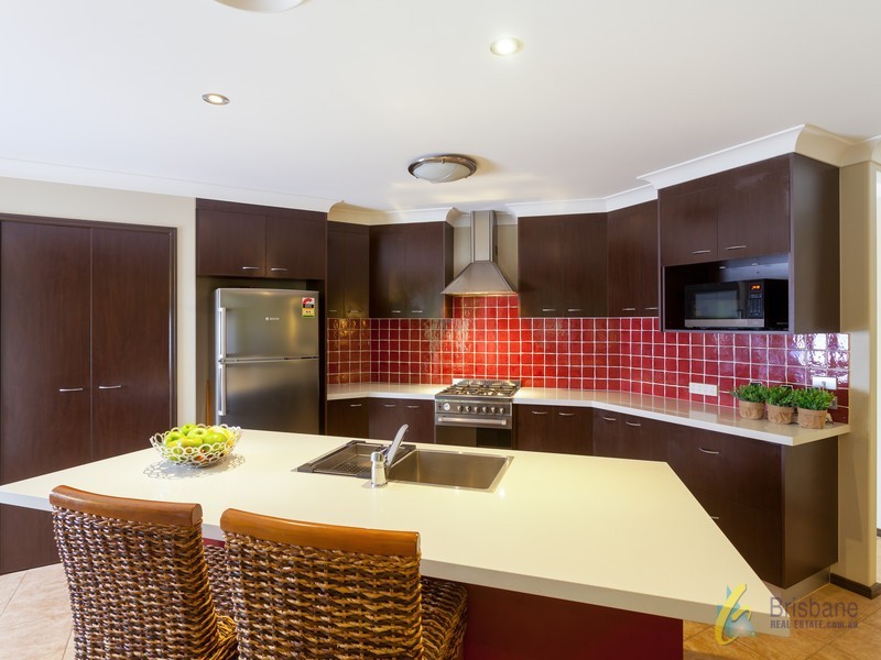 12 Jacksonia Dr, Seventeen Mile Rocks QLD 4073