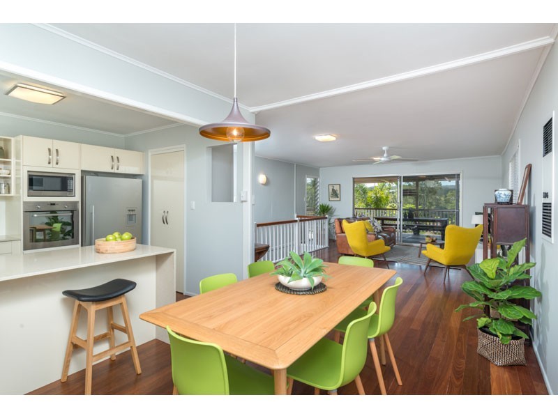 6 Mabb Street, Kenmore QLD 4069