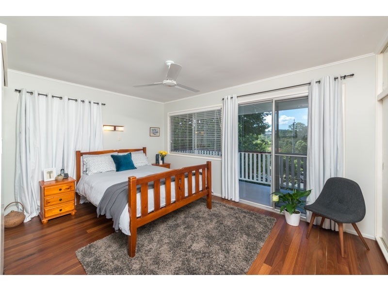 6 Mabb Street, Kenmore QLD 4069