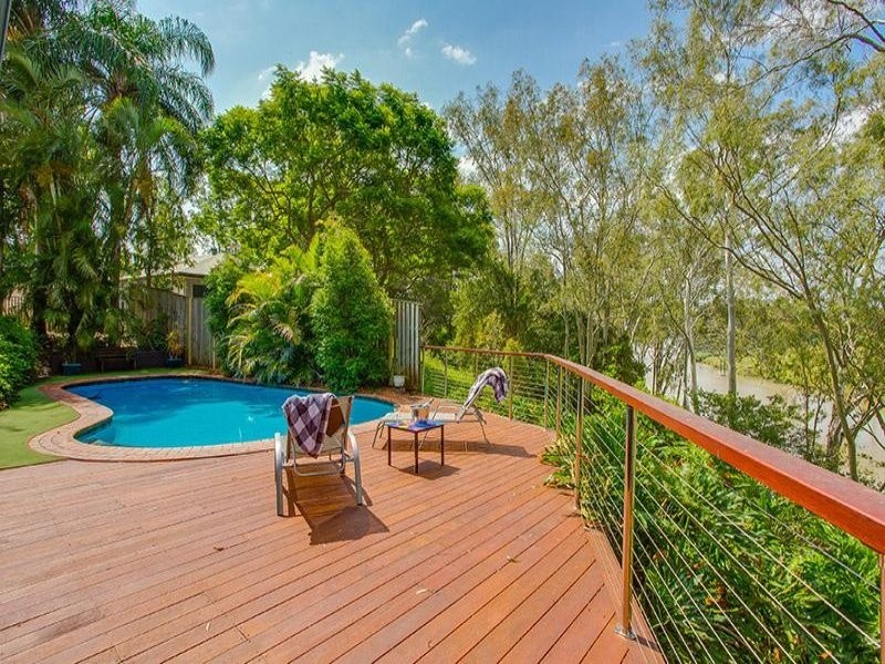 32 Stuart St, Barellan Point QLD 4306