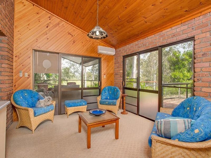 32 Stuart St, Barellan Point QLD 4306