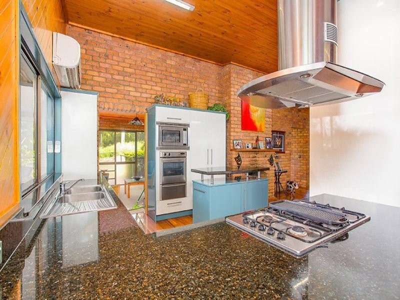 32 Stuart St, Barellan Point QLD 4306